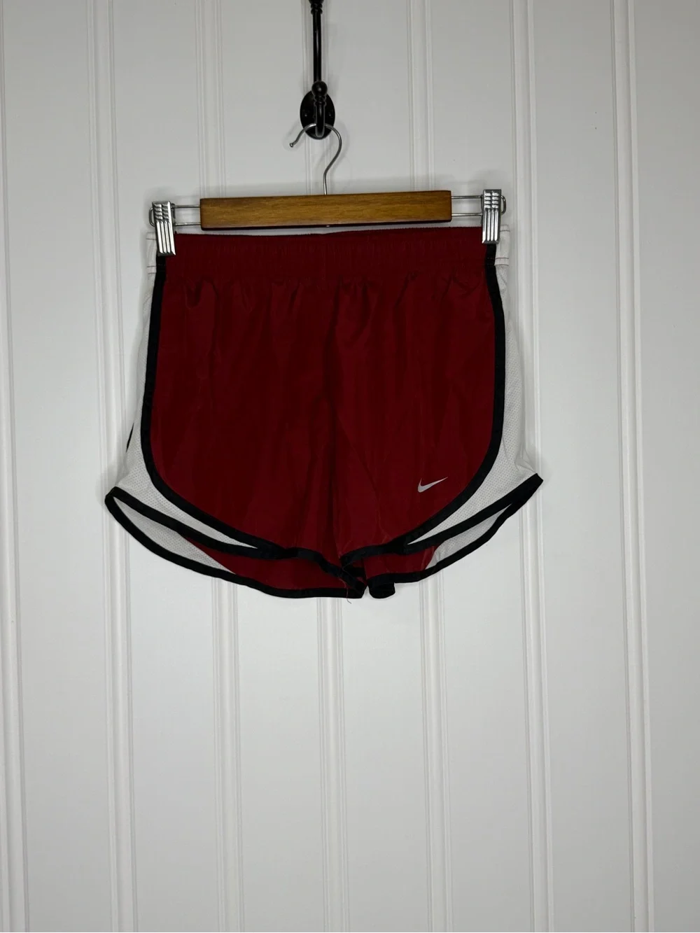Nike Dri-FIT Running Shorts Women’s Red White Black Mesh Lined Athletic